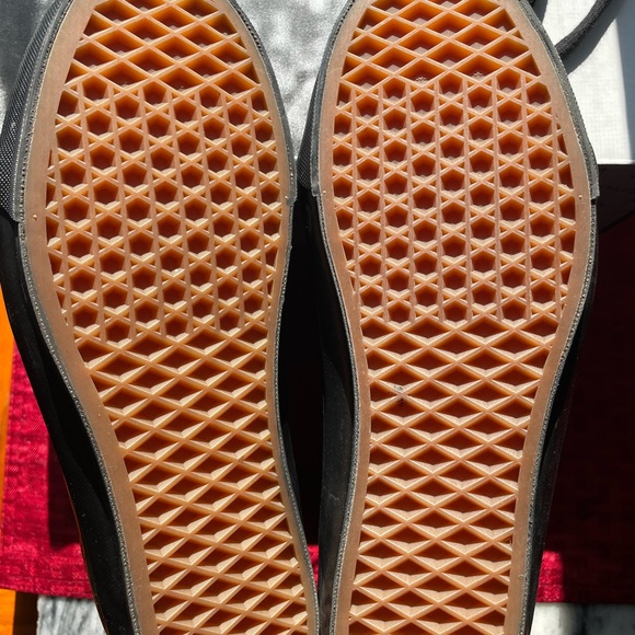 Vans Limited Edition Jim Goldberg {Raised by Wolves} Mens 8.5/Womens 10. - Picture 2 of 9